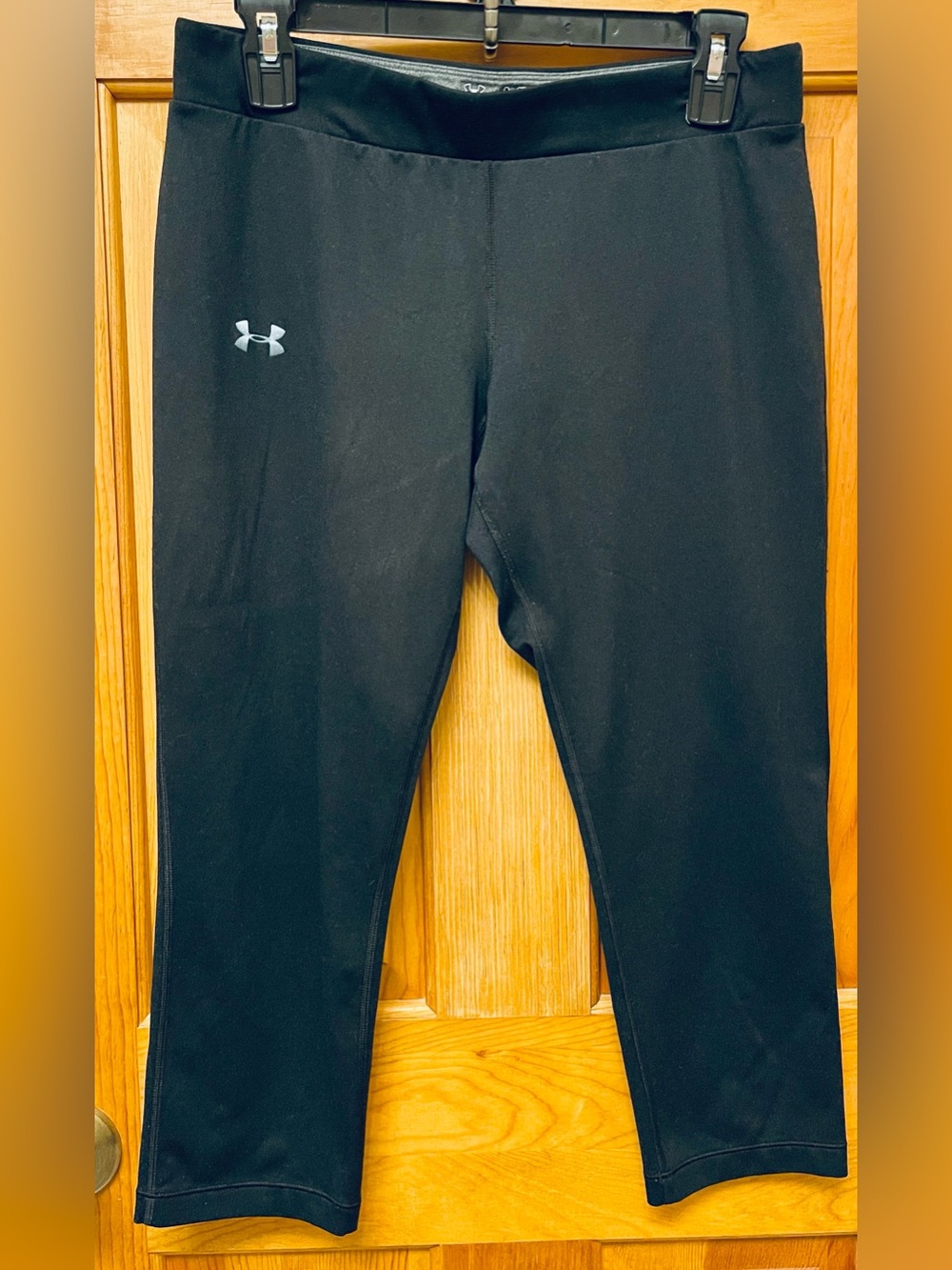 Under Armour HeatGear Fitted Black Capri Leggings